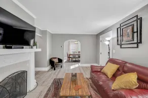Comfy & Charming Home Near Downtown~King/Queen bed - Image 5