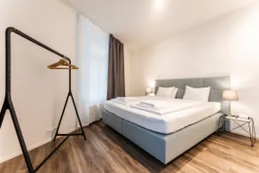 TouchBed | Large 3-BR-Apartment Ground Floor - Image 3