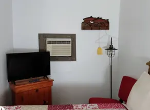 Hemingway Cabin #8 - Image 4