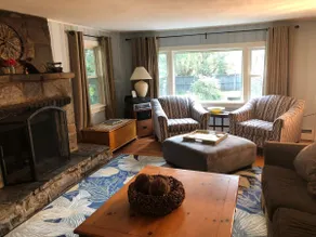 Okemo-Ludlow, fireplace, hottub, sleeps 14 - Image 2
