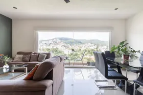 Nice condo in the heart of the city. You'll love it. - Image 3