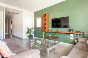 Nice condo in the heart of the city. You'll love it. - Image 4
