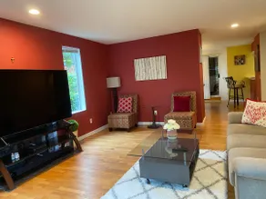 Pleasant Private Home on Beacon Hill with AC. - Image 2