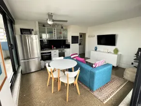 Large Funky City Apartment - Image 4