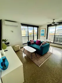 Large Funky City Apartment - Image 5