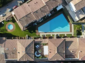 LIKE at HOME n 12 Poolside Garden Apartment - Image 3