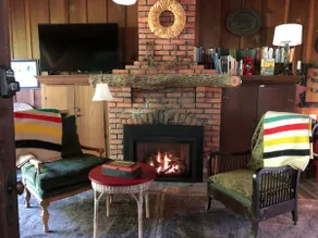 Unique Historic Getaway w/Hot Tub and Fireplace - Image 4