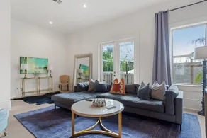 Clio Street Masterpiece- 3BR Ideal location-Professionally designed - Image 2