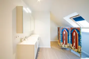spacious apartment in a renovated mansion - Image 5