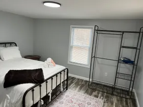 Cozy Creekside 2-bedroom home. - Image 4