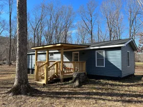 Cozy Creekside 2-bedroom home. - Image 2