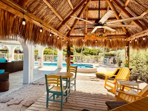 Beautiful Beachfront Villa w/ Pool/Tiki/Dock - Image 2
