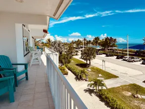 Beautiful Beachfront Villa w/ Pool/Tiki/Dock - Image 3