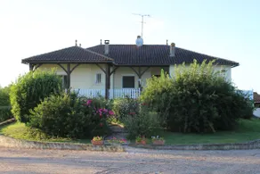 Nice apartment in country house with pool - Image 4