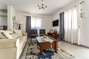 Private Home with pool and 3 min to the beach - Image 4