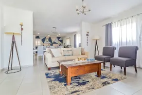 Private Home with pool and 3 min to the beach - Image 3