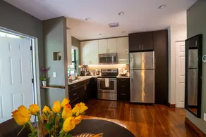 Coconut Grove Boutique Cottage w/Tropical Garden - Image 5