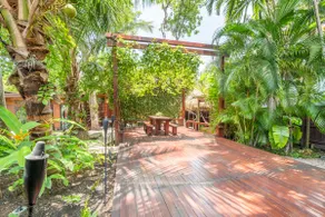 Coconut Grove Boutique Cottage w/Tropical Garden - Image 2