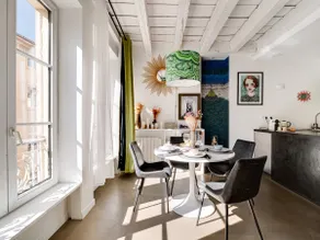 Designers apartment in Lyon, unique and romantic - Image 3