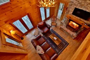 Log Cabin Hot Tub Starlink 25 Min to Asheville - Image 3