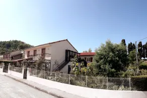 Cozy family home at the foot of the Pyrenees - Image 3