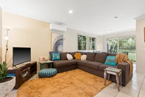 Treetops Lakeside 3 Bedroom apartment - Image 3