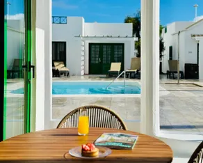 Appartement relaxant avec piscine et grande terrasse près de la plage - Image 5
