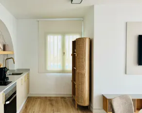 Appartement relaxant avec piscine et grande terrasse près de la plage - Image 2