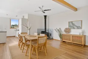 Modern Ocean View Cottage | Walk to Beach & Pub - Image 5