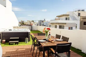 Luxury Designer Penthouse with Private Jacuzzi - Image 2