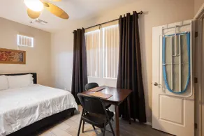 Cozy casita w/ pool and private entrance. - Image 4