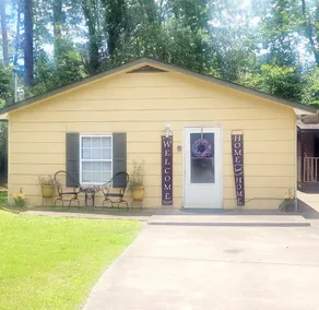 CLOSE to Ft Benning & RiverWalk-My Cozy Bungalow - Image 2