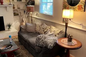 Darling suite in the west-end! 700 sq ft - Image 3