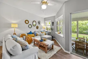 5 minutes to private Siesta Key Beach + 2 heated pools and pickleball courts - Image 4