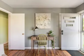 Cozy Convenience: King Beds, 3 miles to Biltmore - Image 5