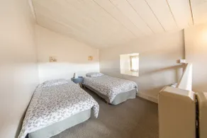 Cozy nest overlooking the river, crazy charm! - Image 5