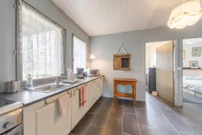 Cozy nest overlooking the river, crazy charm! - Image 2
