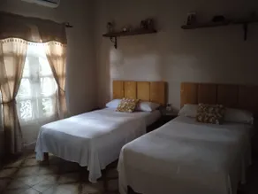 Hostal hammerhead Hab2 - Image 3