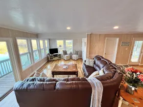 HERNAND0 HIDEAWAY HELE LAKEHOUSE - Image 4
