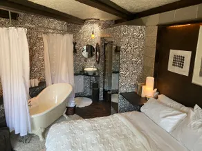 Bohemian Suite in the Village of Placitas - Image 4