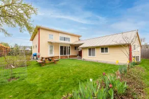 Sunny loft house with separate cottage - Image 2