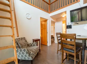 Sunny loft house with separate cottage - Image 5