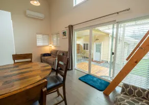 Sunny loft house with separate cottage - Image 4