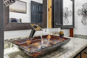 Holly Hill Secluded Retreat, WiFi,Outdoor Kitchen - Image 3