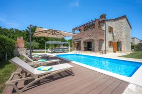 Paradis Villa Stone Queen with Heated Pool - Image 5