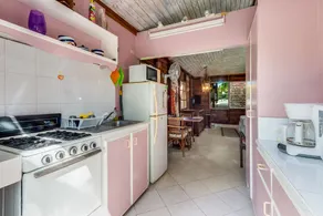 Beach Side Cottage Apartment - Image 4
