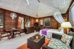 Beach Side Cottage Apartment - Image 2