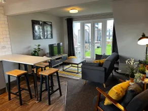 Waterside 2 Bedroom Self Catering Cottage Wroxham - Image 2
