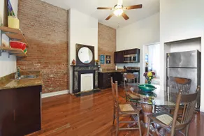 Quaint 1850s Garden District 1BR Flat w/Courtyard - Image 3