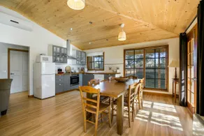 Lawn Cottage - Image 4